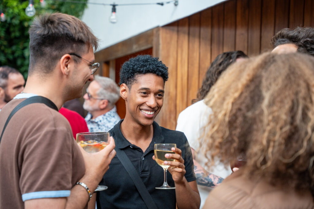 Fox Real Estate Fiesta de Verano 2025: Sol, Buena Gente, Música Genial y un Poco de Magic 8 Reubicación en Portugal, bienes raíces, mudarse a Lisboa, fiesta de verano